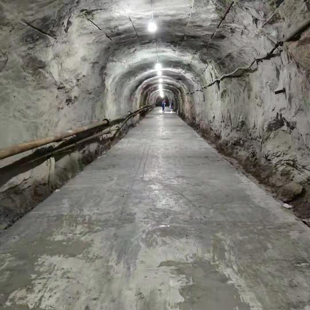 斜坡道路面硬化3.jpg