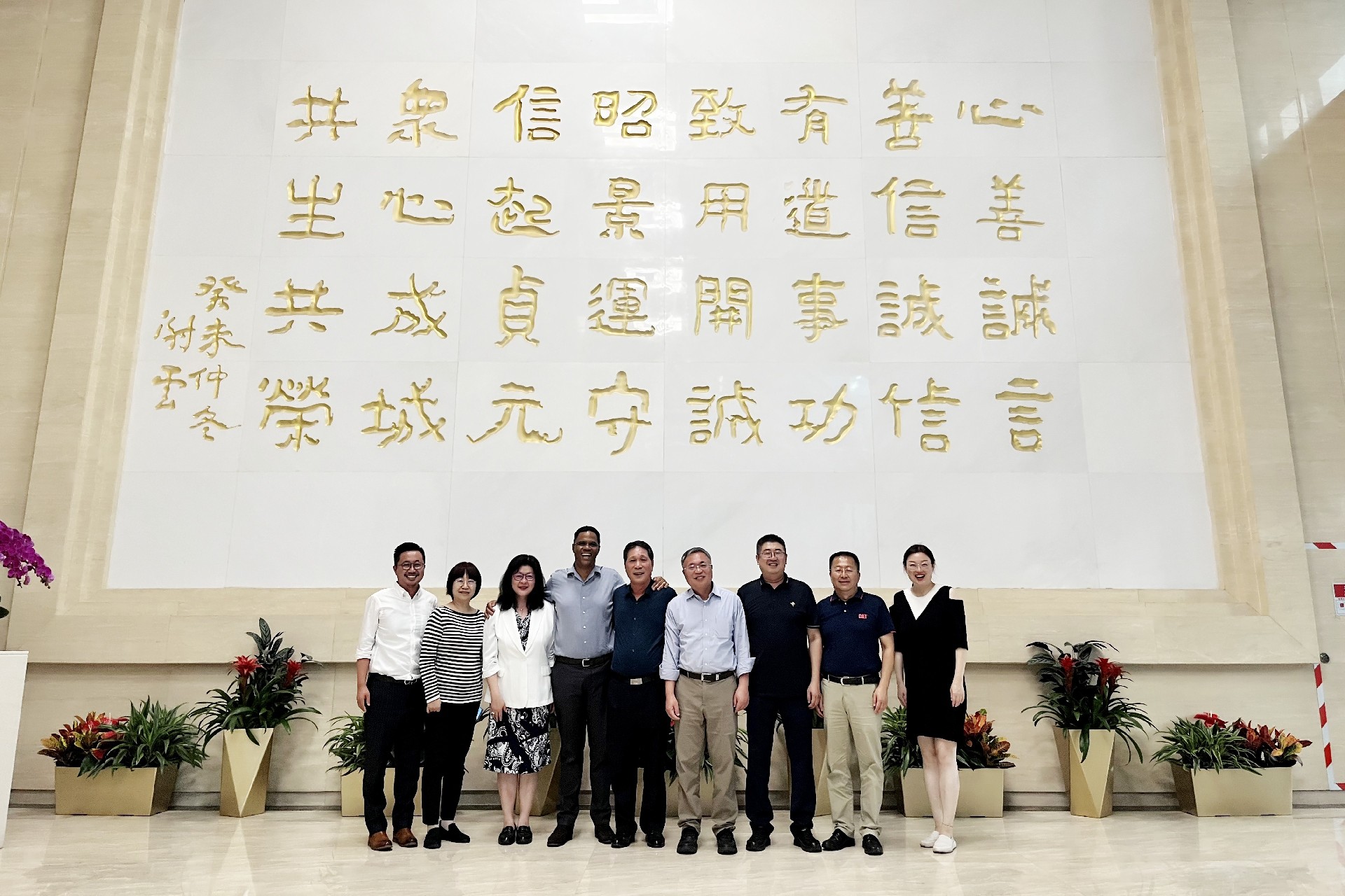 卡特彼勒封面_副本_副本.jpg